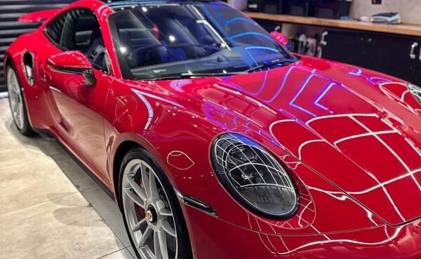 TopBox: A Revolução na Estética de Veículos de Luxo e Superesportivos
