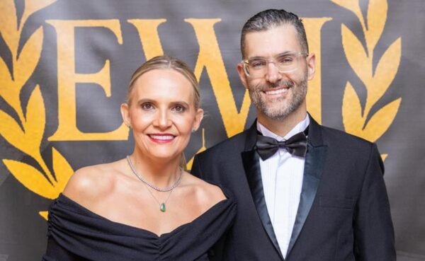 Fernanda Tochetto é reconhecida com prêmio de honraria ao mérito na Suíça