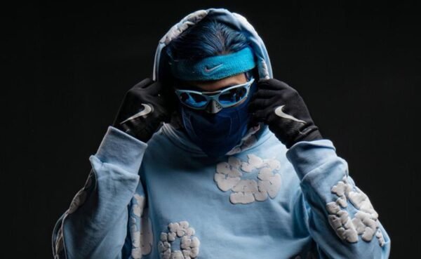 DJ Low, o fenômeno do cabelo azul que conquistou a Europa, volta com tudo para o carnaval no Brasil