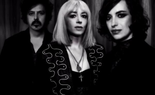 Ícones do electronic pop, Ladytron destacam sua melhor fase “witchy” na nova música e vídeo “A Death in London”