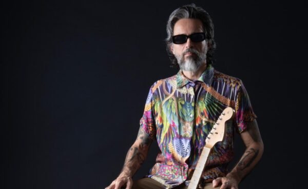 Lúcio Maia une baião e reggae no cativante single “Tábua das Horas”