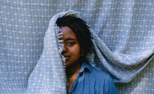 Gabriele Leite estreia ao vivo o repertório de “Gunûncho” no Queremos! Festival