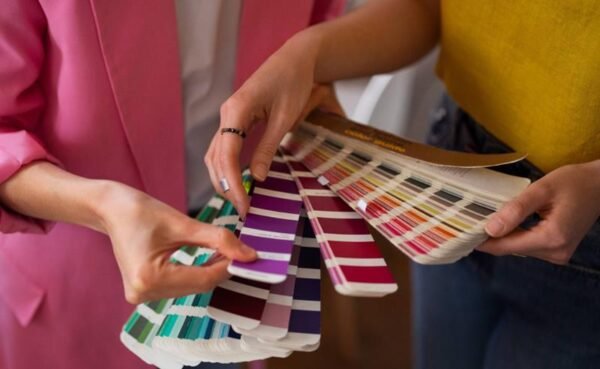 Coloração pessoal: o que está por trás do interesse crescente e como ela pode transformar escolhas de compras e estilo