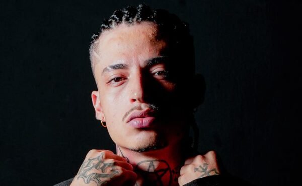 Zeus entrega seu trabalho mais potente no álbum “Quem Sou Eu?”, com produção de Rick Bonadio