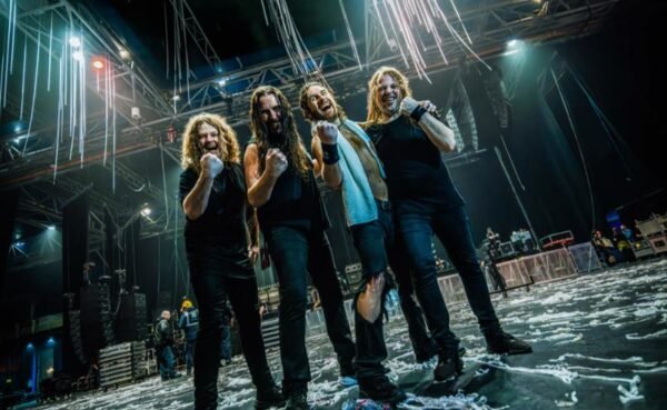 Airbourne anuncia novo álbum e lança o single “Alive After Death (Last Plane Out)”