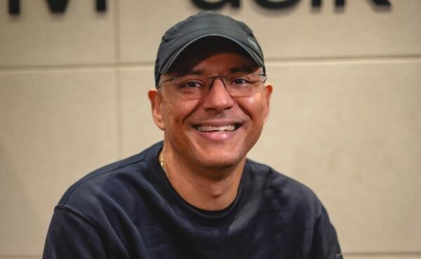 Entre os maiores nomes do pop mainstream brasileiro, Umberto Tavares aposta no mercado infantil com a MouKids