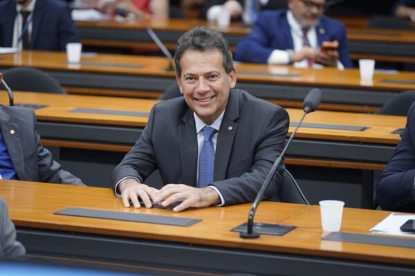 Deputado federal Ricardo Abrão deixa União Brasil e se filia ao PSDB para fortalecer atuação no Rio de Janeiro