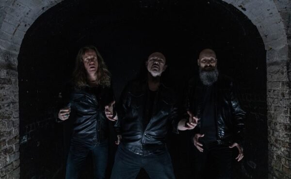 Venom lança novo álbum, “Into Oblivion”