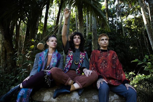 Ema Stoned reforça line-up do Timbre Instrumental 2026 e amplia potência feminina na cena experimental
