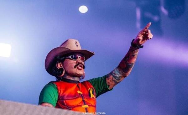 Jiraya Uai lança primeiro álbum da carreira nesta terça-feira e apresenta universo “Cowboy Maluco” em Goiânia
