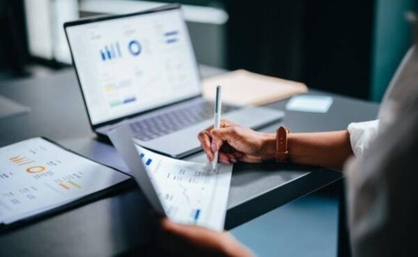 Falta de leitura financeira estratégica ainda trava crescimento de PMEs brasileiras