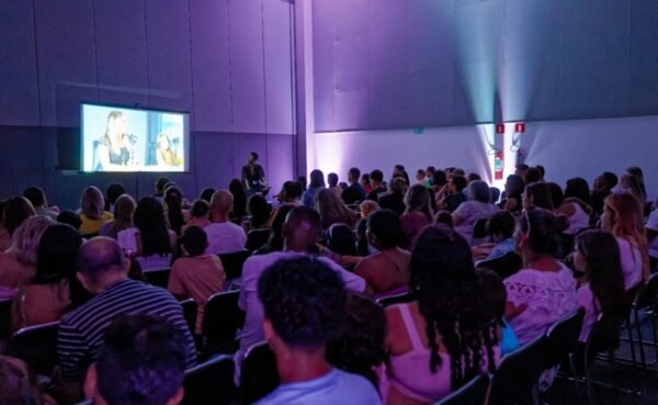 Santos recebe Max Fashion Tour, seletiva gratuita que busca novos talentos para moda, publicidade e entretenimento
