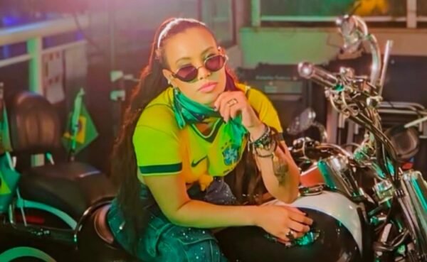 A cantora Na Mattos é destaque no mercado musical