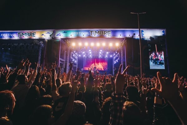 Canto Conforto chega ao Festival Timbre 2026 para ampliar as formas de viver a experiência do festival