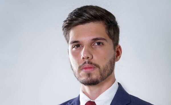 Atuação do advogado Guilherme Augusto garante devolução de veículo após divergência no valor da dívida